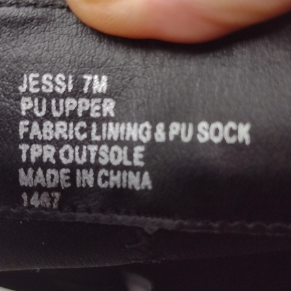 Madden Girl Black Ankle Boots - Picture 11 of 15